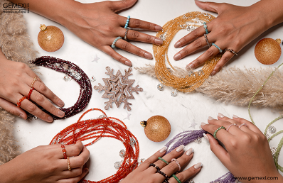 How Much Jewelry Should You Stock for the Christmas Season?