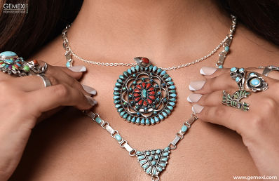 The Evolution of the Squash Blossom Necklace: Patterns and Popular Turquoise