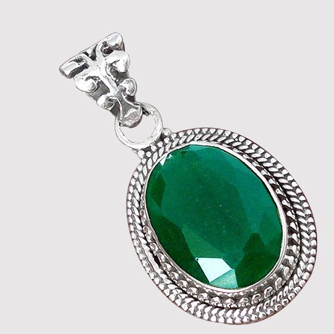 emerald gemstone pendant