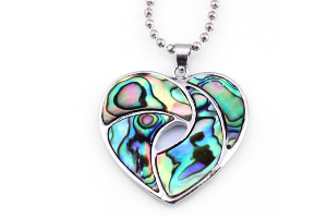 7 Flashy Abalone Pendants to Flaunt in Parties