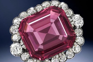 Rare Spinel to Be Up For Sale after a Century