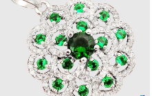 5 Must-Haves to Build your Jewelry Box