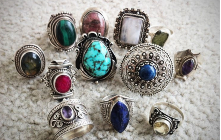 Know how to get rid of Heart Burn and acid reflux through the color energies of the gems