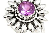 Tips to Choose a Perfect Jewelry Gift for Her 18th Birthday
