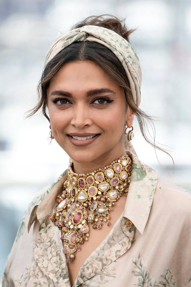 Deepika Padukone in Magnificent Maharani Necklace