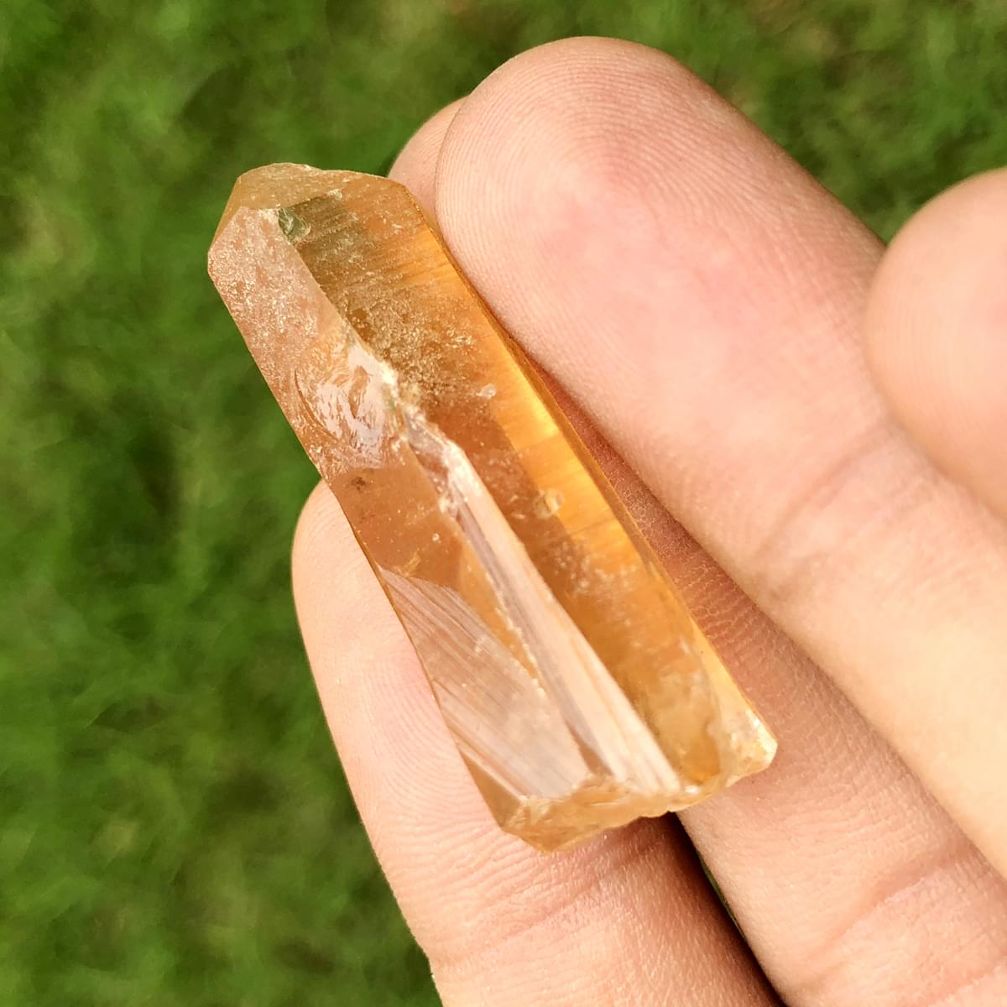 Natural 57.35cts tangerine lemurian quartz rough 42x12 mm loose gemstone s3237