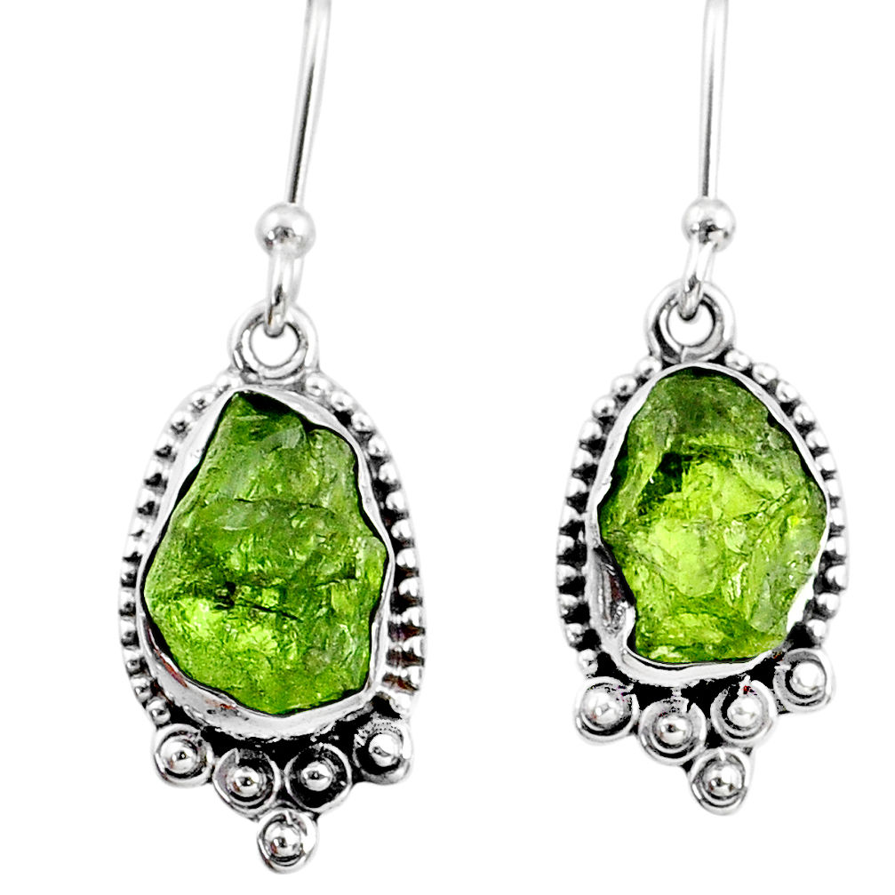 7.33cts natural green raw peridot crystal silver dangle earrings r65981