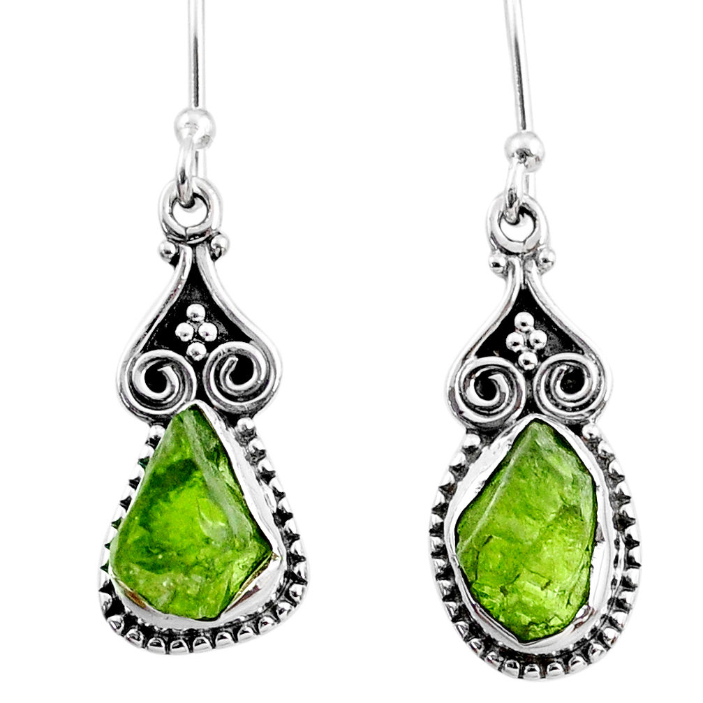 7.71cts natural green raw peridot crystal silver dangle earrings r65985