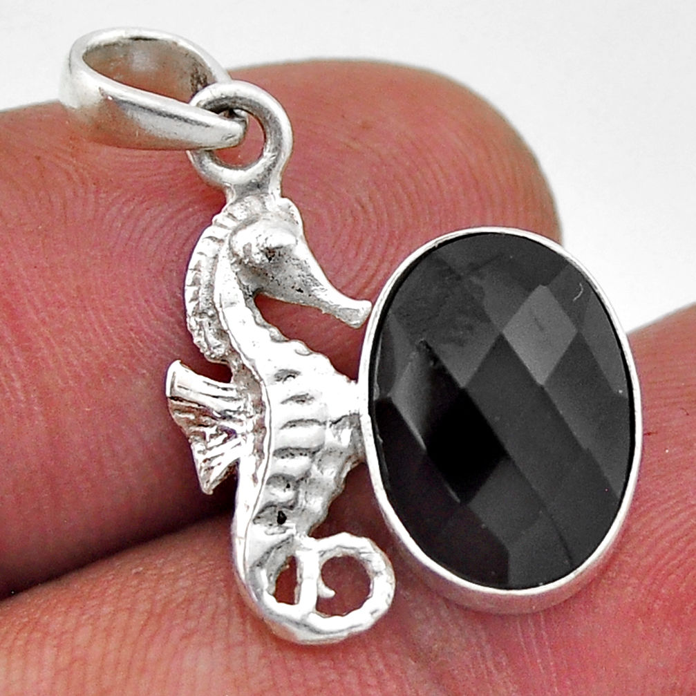 4.82cts checker cut natural black onyx oval 925 silver seahorse pendant n46207