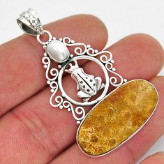 17.69cts fossil coral (agatized) petoskey stone pearl silver frog pendant y21554