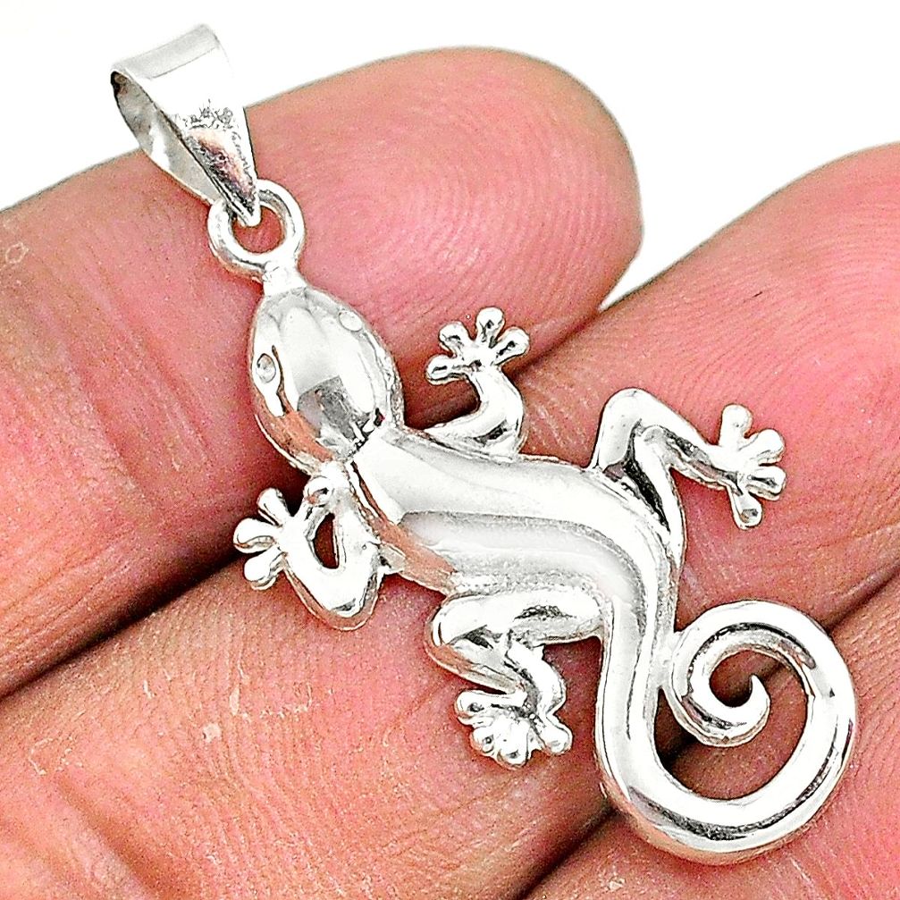 3.87gms indonesian bali style solid 925 sterling silver lizard pendant t6295