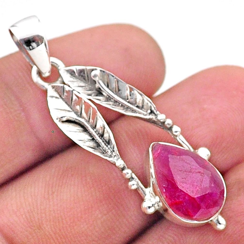 5.11cts southwestern style natural red ruby silver deltoid leaf pendant t61961