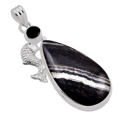 26.70cts natural black banded oil shale pear onyx 925 silver fish pendant n24948