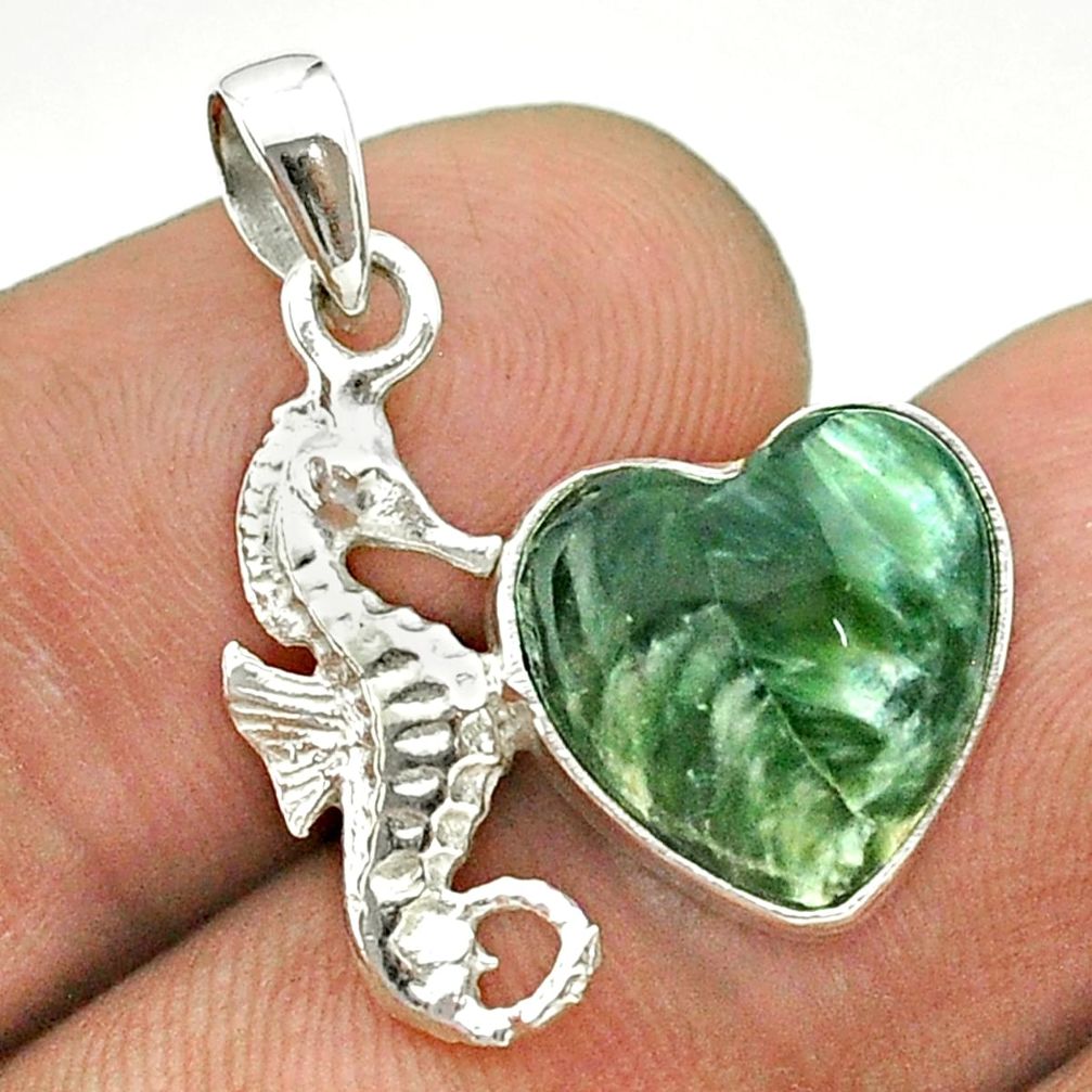 6.61cts natural green seraphinite (russian) 925 silver seahorse pendant t55306