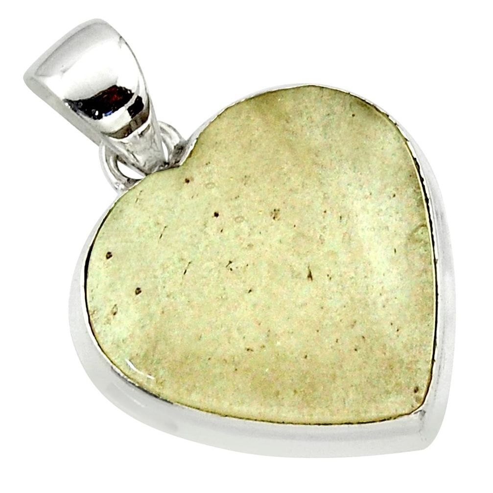 15.08cts natural libyan desert glass (gold tektite) silver heart pendant r40278