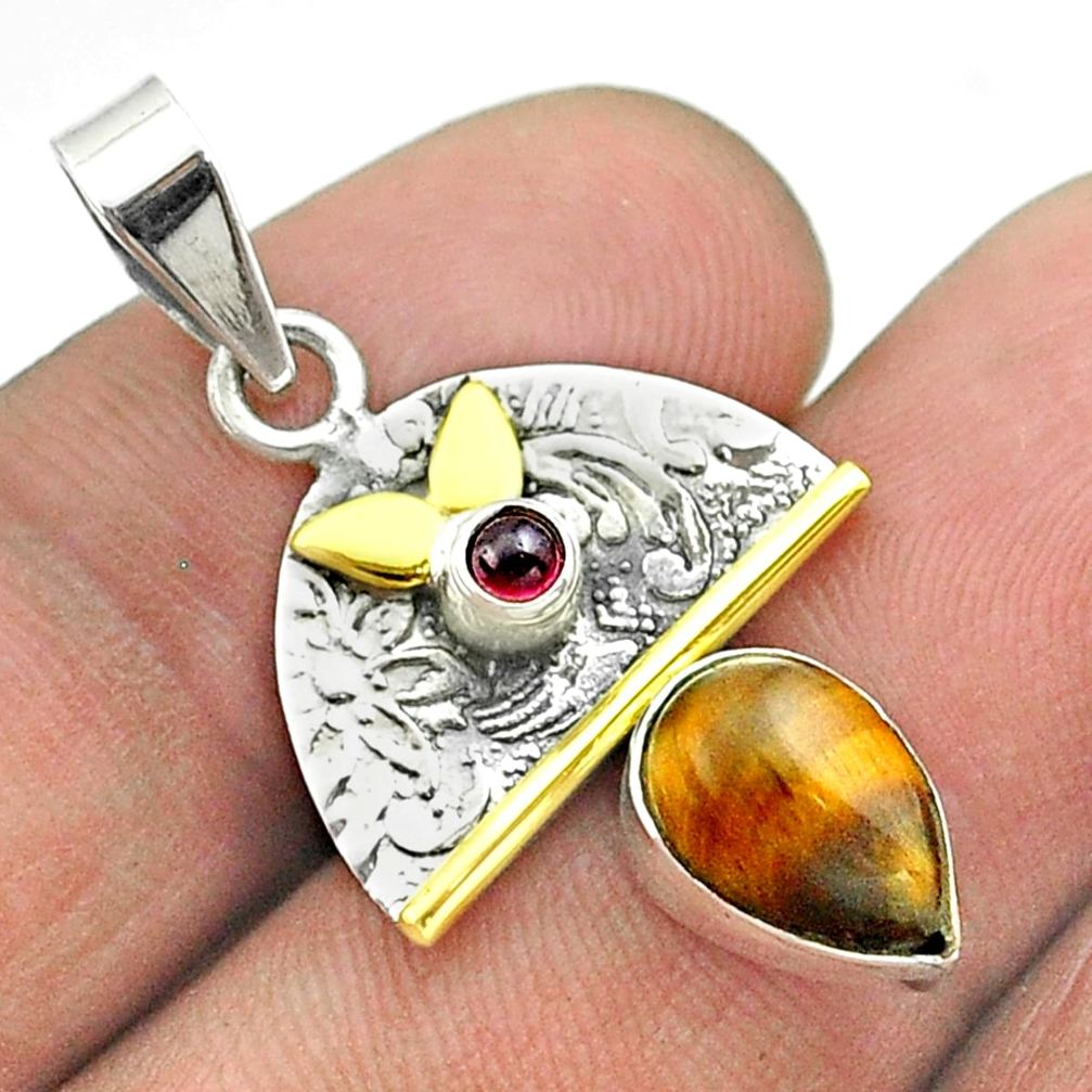 3.12cts victorian natural tiger's eye garnet 925 silver two tone pendant t55838