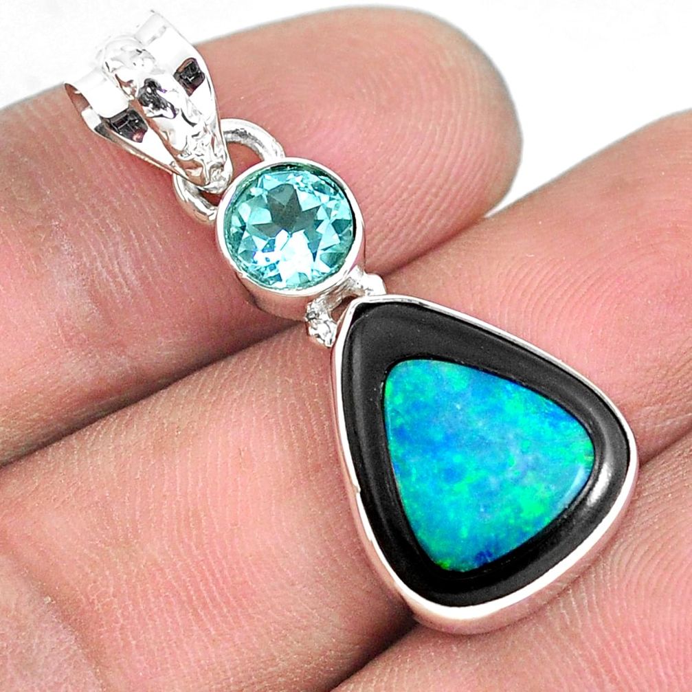 10.22cts natural green doublet opal in onyx topaz 925 silver pendant p53722