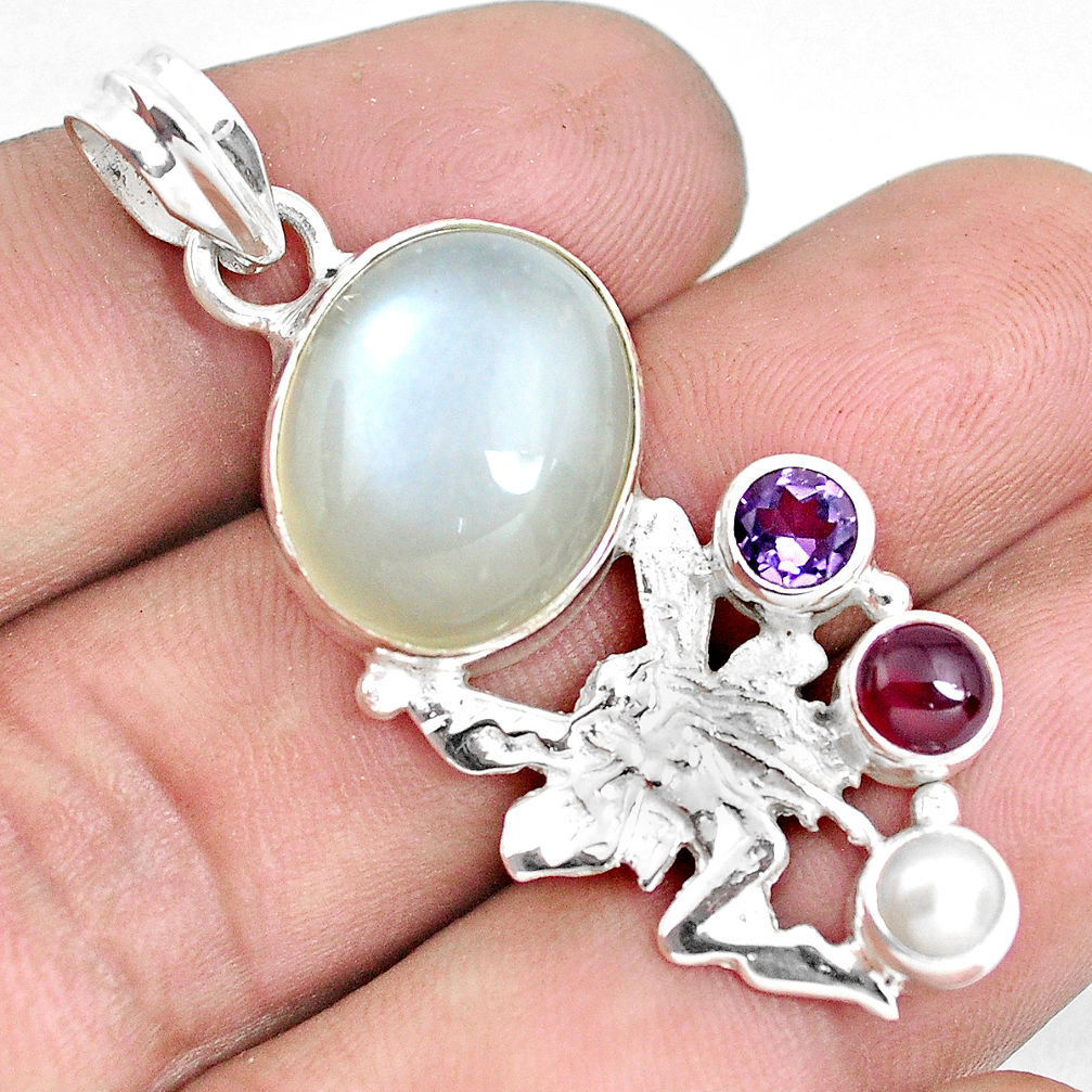13.79cts natural white ceylon moonstone silver angel wings fairy pendant d30986