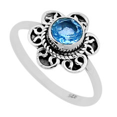 0.78cts faceted natural blue topaz round sterling silver ring size 6.5 n50743