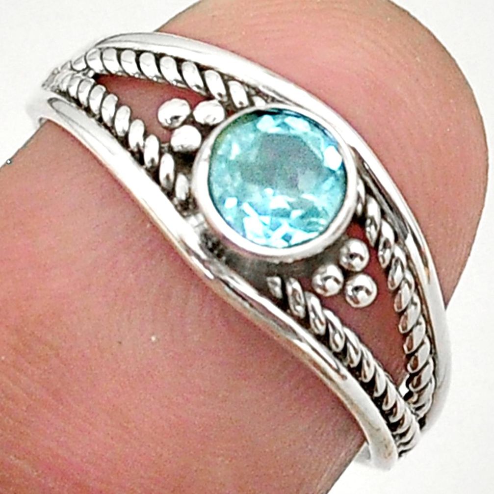 0.81cts solitaire natural blue topaz 925 sterling silver ring size 6.5 t40172