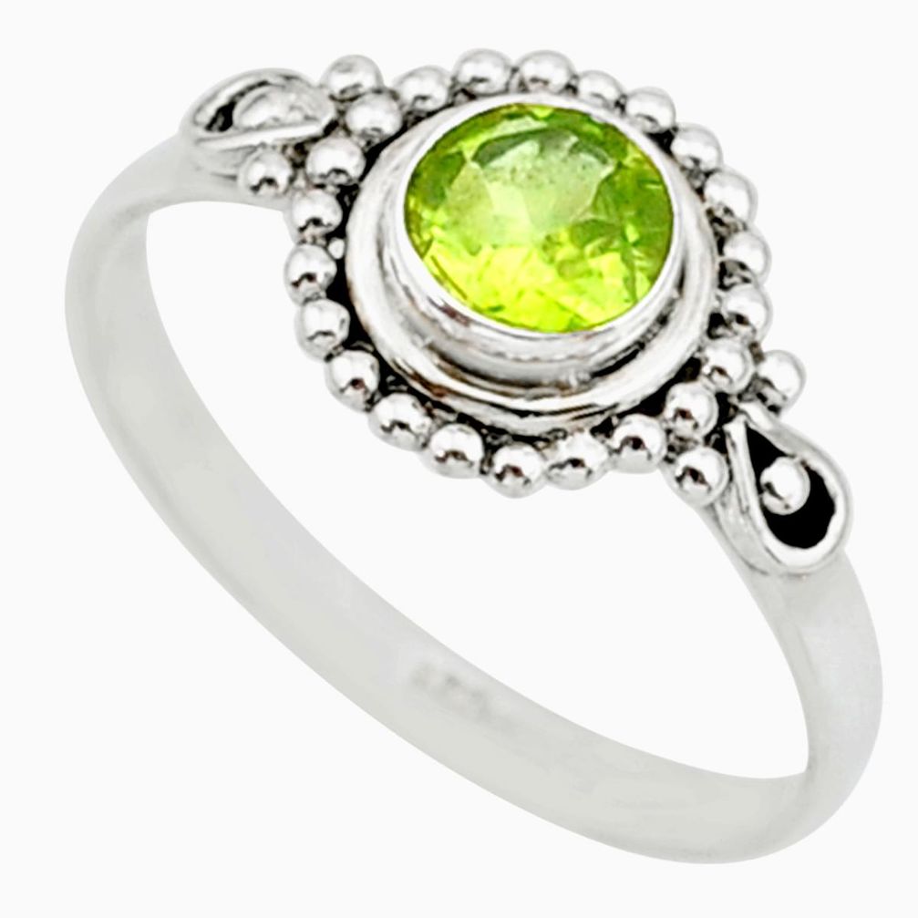 0.90cts solitaire natural green peridot 925 sterling silver ring size 7 r87309