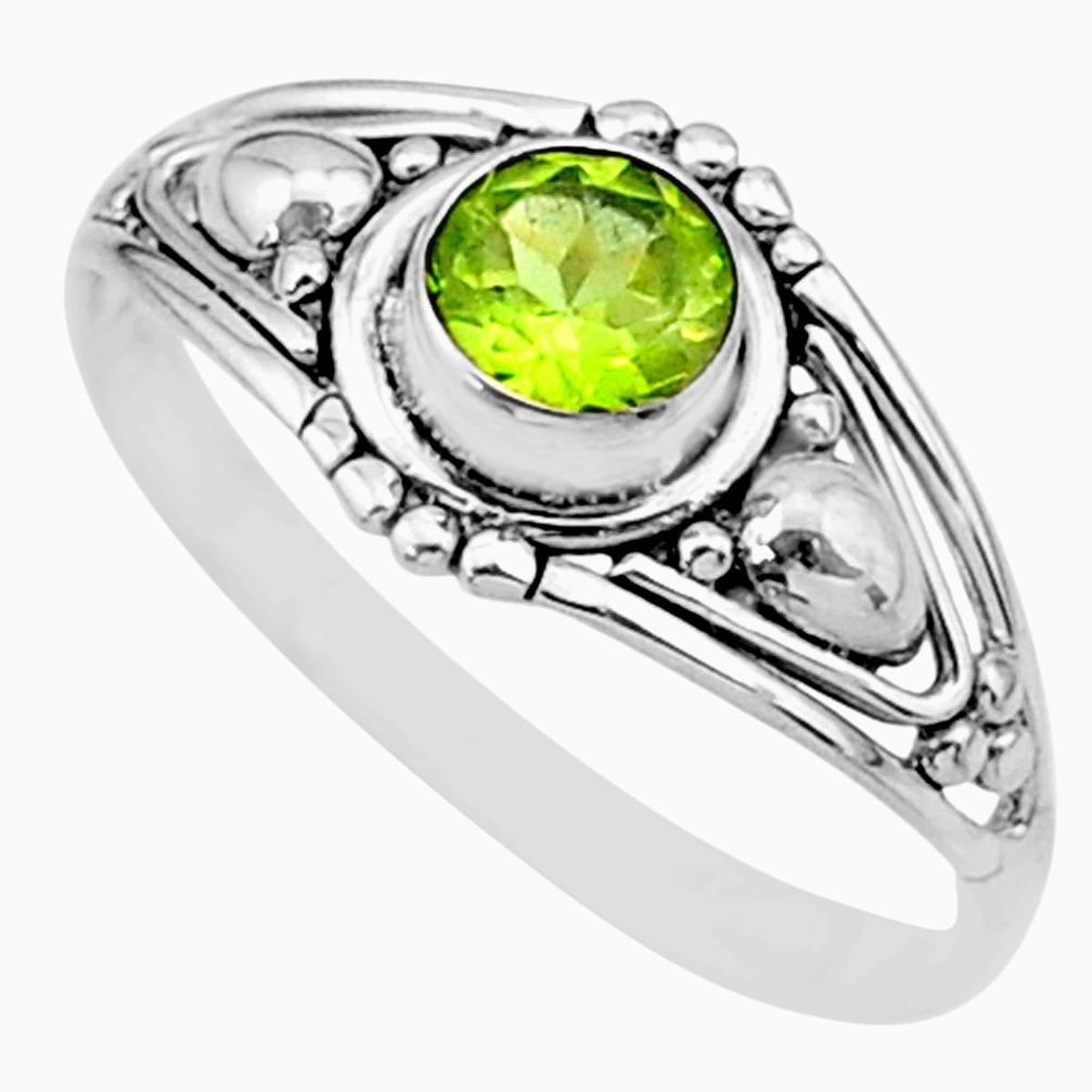 0.90cts solitaire natural green peridot 925 sterling silver ring size 8 r87290