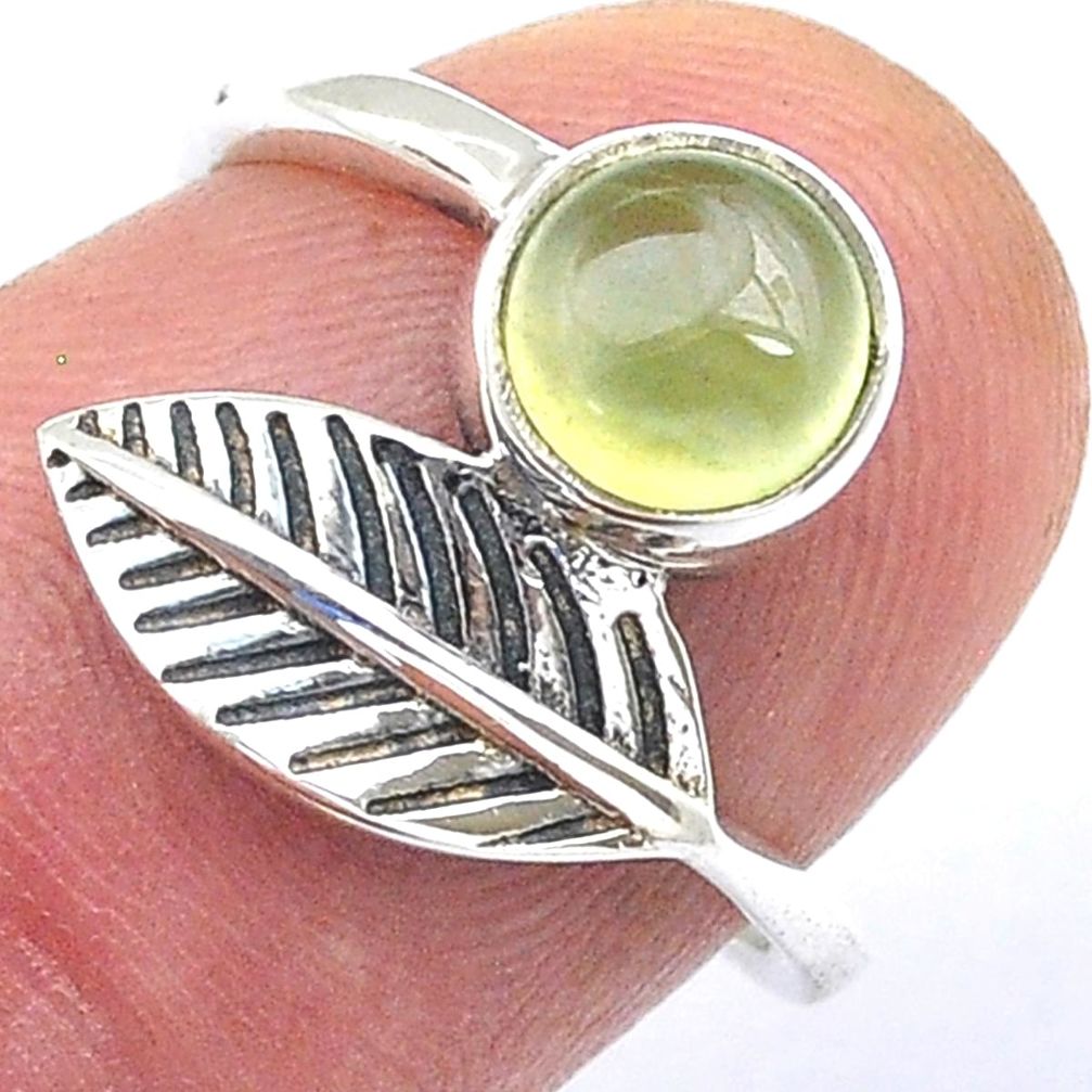 1.18cts solitaire natural prehnite 925 silver deltoid leaf ring size 6 u56411