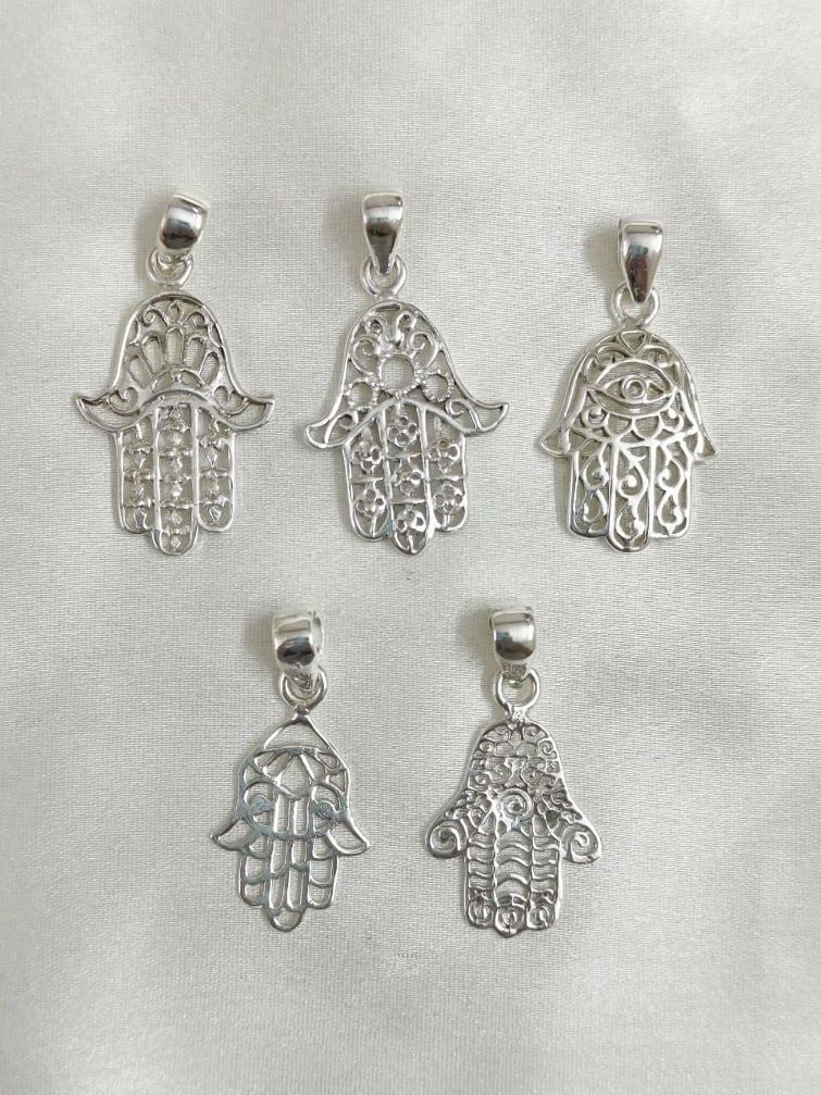 Wholesale lot of 5 Hand of Hamsa plain silver pendants in 925 Sterling Silver.